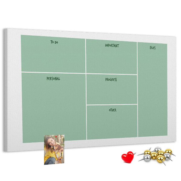 Kork-Pinnwand zur Organisation von Aufgaben in Tabellenform