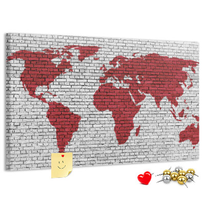 Bild mit Korkrückwand rote Weltumrisse auf einer Backsteinmauer