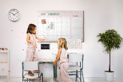Korktafel rosa Kalender mit Wolken und Herzen