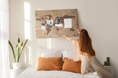 Weltkarte mit Korkrückwand antike Darstellung auf braunem Hintergrund