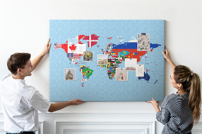 Kork-Weltkarte mit Länderflaggen