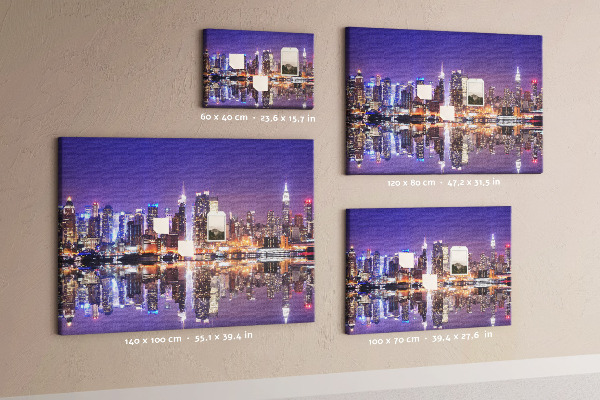 Korkbild Nächtliches Stadtpanorama mit Spiegelung im Wasser