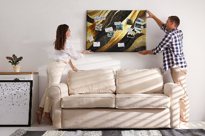 Bild mit Korkrückwand goldene und schwarze Stoffwellen