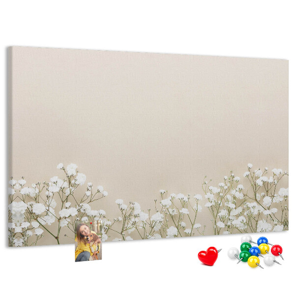 Kork-Pinnwand mit Motiv zarte Blüten auf neutralem Hintergrund