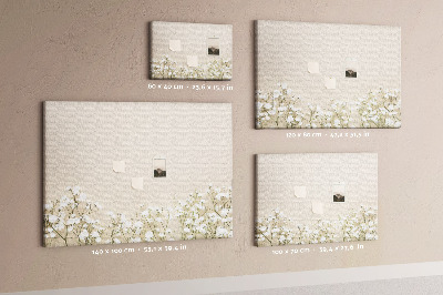 Kork-Pinnwand mit Motiv zarte Blüten auf neutralem Hintergrund