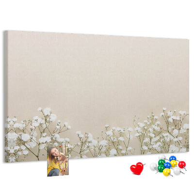 Kork-Pinnwand mit Motiv zarte Blüten auf neutralem Hintergrund