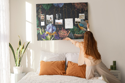 Kork-Pinnwand mit Blumenmuster und buntem Vogel