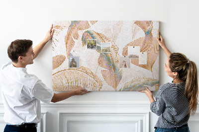 Bild mit Korkrückwand goldene Blätter auf hellem Hintergrund