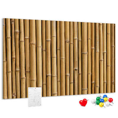 Korktafel mit natürlichem Bambusholz-Hintergrund