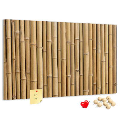Korktafel mit natürlichem Bambusholz-Hintergrund
