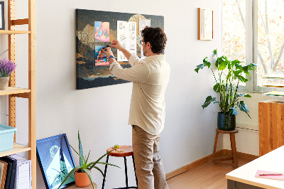 Korktafel mit Berglandschaft und Mondmotiv