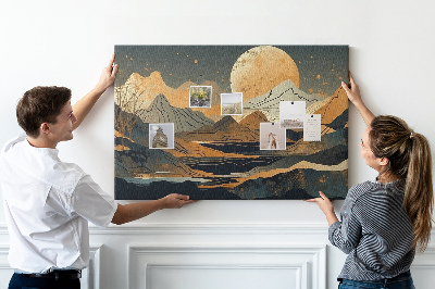 Korktafel mit Berglandschaft und Mondmotiv