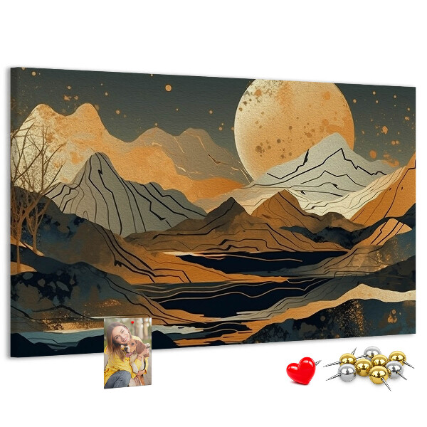 Korktafel mit Berglandschaft und Mondmotiv