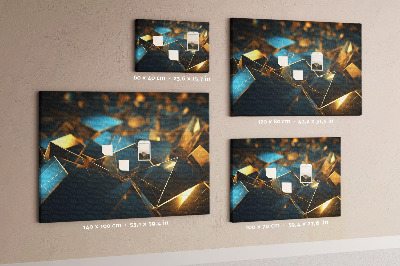 Korkpinnwand mit goldenen und blauen geometrischen Formen
