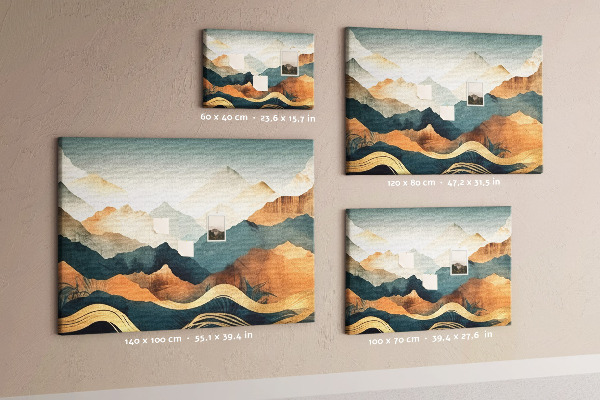 Kork-Pinnwand mit Motiv einer Berglandschaft in gedeckten Farben