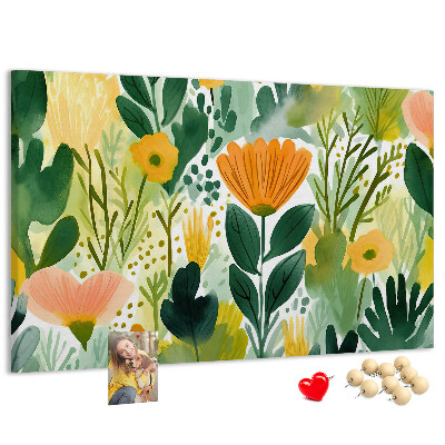 Korktafel mit Blumenmuster und grünen Blättern