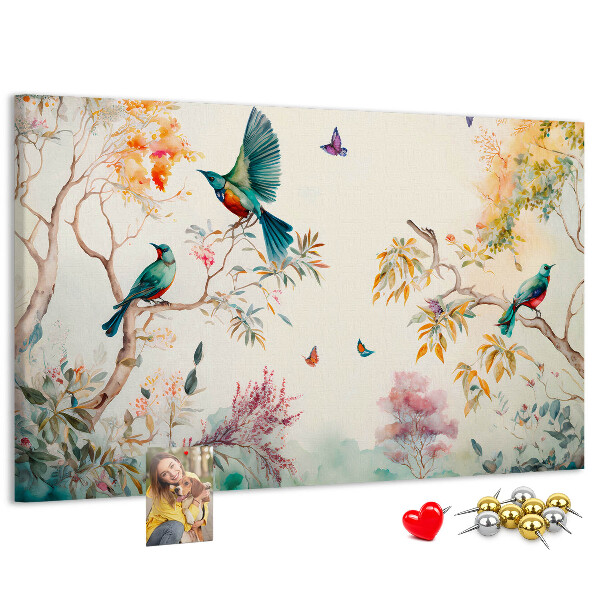 Korkbild farbenfrohe Vögel in einer Frühlingslandschaft