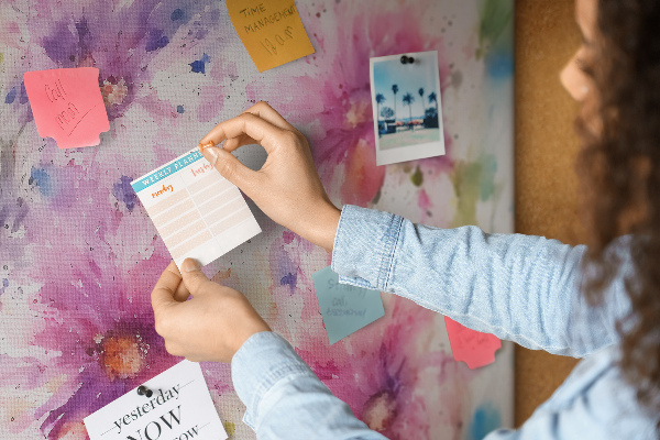 Bilder mit Korkrückwand Blumen-Aquarellbilder in Rosatönen