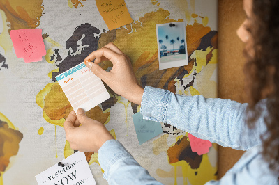 Pinnwand aus Kork mit Motiv einer abstrakten Weltkarte in warmen Farben