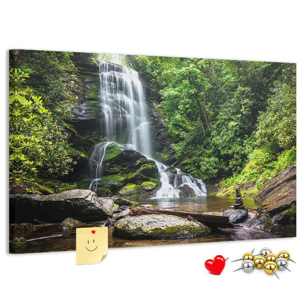 Pinnwand aus Kork mit Motiv Wasserfall in einem grünen Bergwald