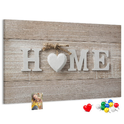 Kork-Pinnwand mit stilvollem HOME-Schriftzug und Herz