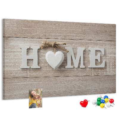 Kork-Pinnwand mit stilvollem HOME-Schriftzug und Herz