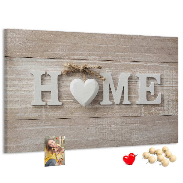 Kork-Pinnwand mit stilvollem HOME-Schriftzug und Herz