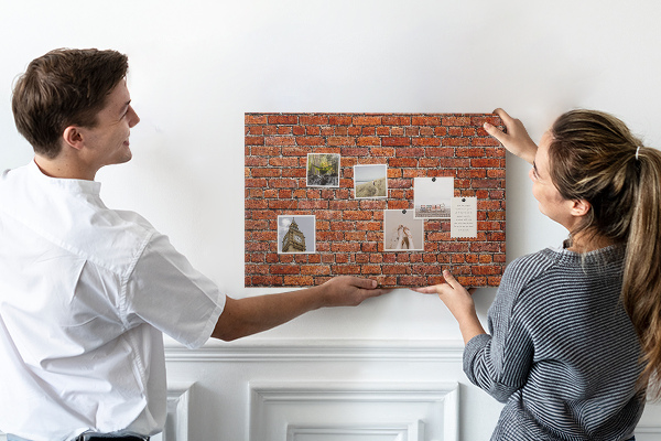 Korkbild Backsteinmauer in warmen Farbtönen