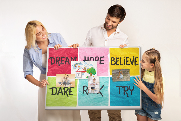 Bilder mit Korkrückwand farbenfrohe Karten mit inspirierenden Slogans