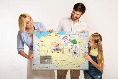 Korktafel mit einer Karte von Polen und hervorgehobenem Warschau