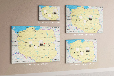 Korktafel mit einer Karte von Polen und hervorgehobenem Warschau