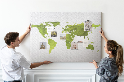 Korktafel mit grüner Weltkarte im Aquarell-Design