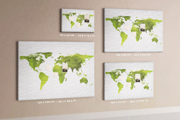 Korktafel mit grüner Weltkarte im Aquarell-Design