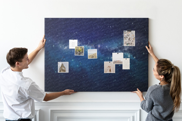 Korkbild kosmischer Raum mit funkelnden Sternen