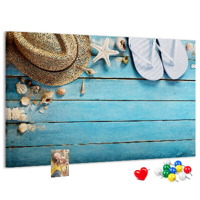 Korkbild sommerliche Strandaccessoires bei Sonnenschein