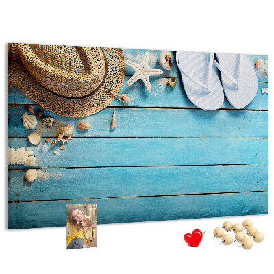 Korkbild sommerliche Strandaccessoires bei Sonnenschein