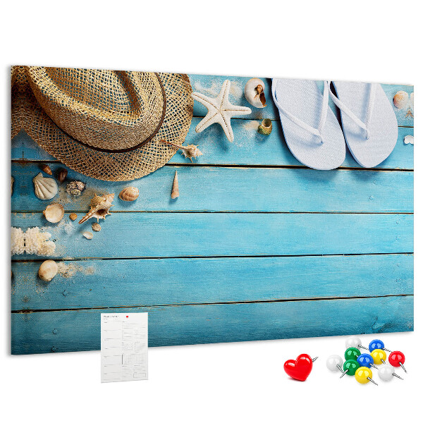 Korkbild sommerliche Strandaccessoires bei Sonnenschein
