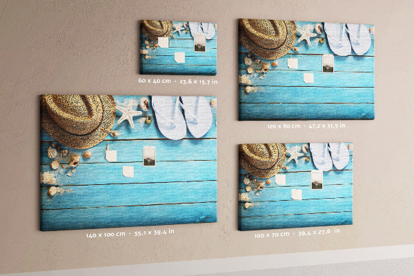 Korkbild sommerliche Strandaccessoires bei Sonnenschein