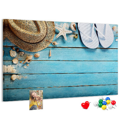 Korkbild sommerliche Strandaccessoires bei Sonnenschein