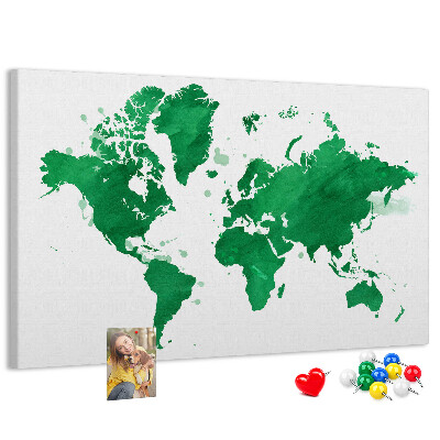 Korktafel mit Motiv einer grünen Aquarell-Weltkarte