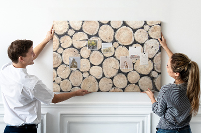 Korktafel mit Hintergrund aus natürlichen Holzkreisen