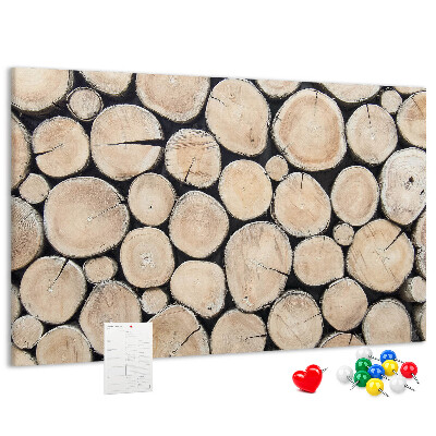Korktafel mit Hintergrund aus natürlichen Holzkreisen