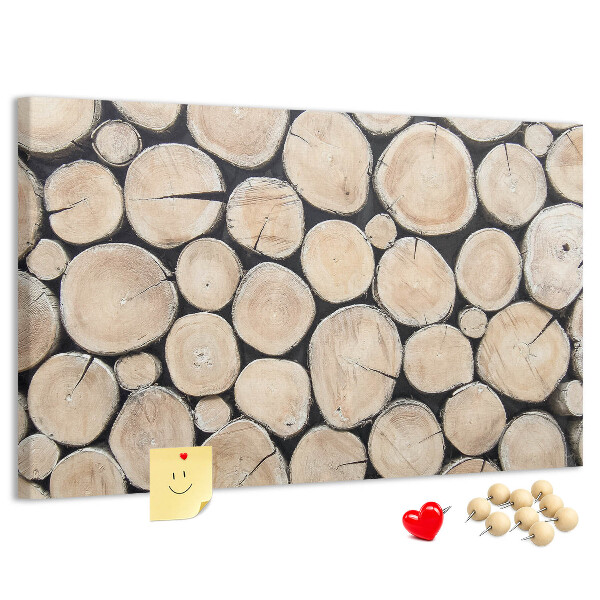 Korktafel mit Hintergrund aus natürlichen Holzkreisen