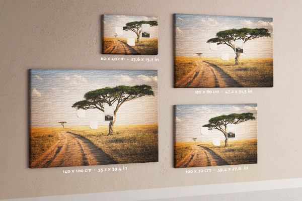 Korktafel mit afrikanischer Landschaft und Baum