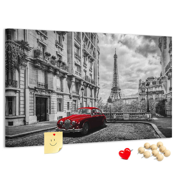 Korkbild rotes Auto vor der Kulisse von Paris
