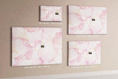 Kork-Pinnwand mit Motiv zarter Blütenblätter in Pastelltönen