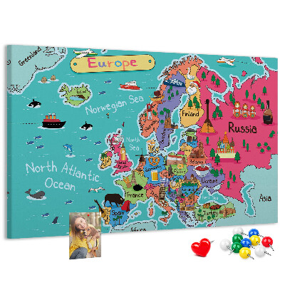 Bunte Europakarte mit Ländernamen auf Korkrückwand