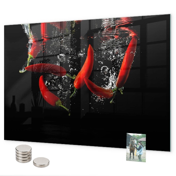 Magnetwand Paprika in Wasser