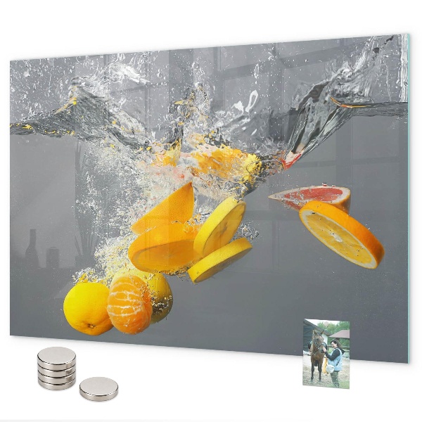 Magnetwand Zitrusfrüchte in Wasser