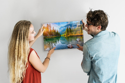 Magnetwand Fluss- und Berglandschaft